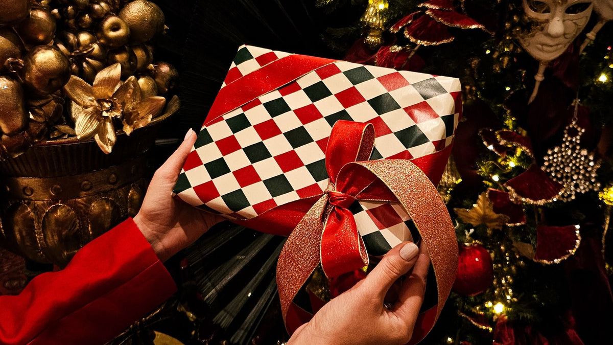 5 Personalized Christmas Gift Ideas You Can Create from Your Phone Photos